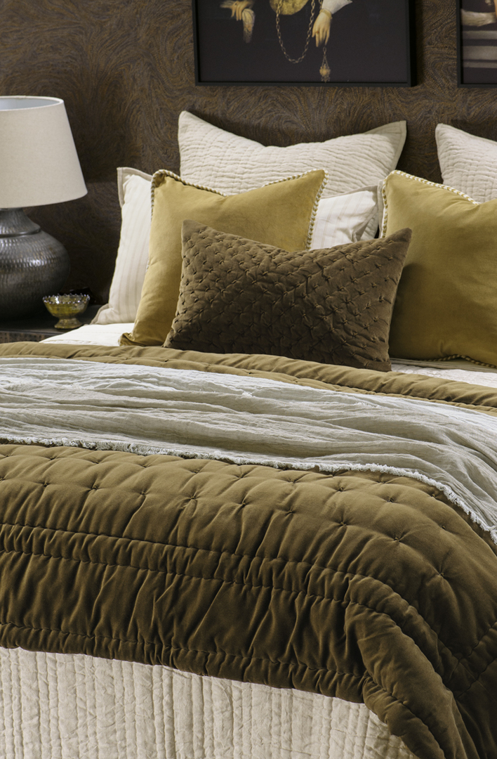 Bianca Lorenne - Mica Deep Moss Comforter (Cushion - Eurocases Sold Separately) image 1